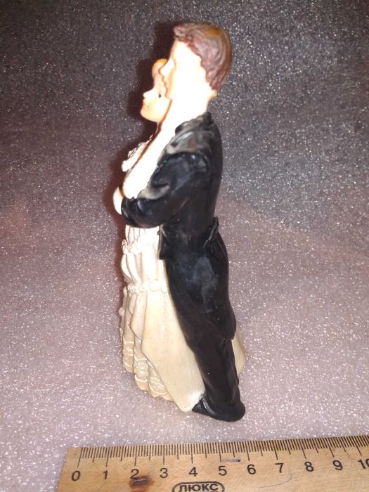 Статуэтка новобрачных небольшая современная