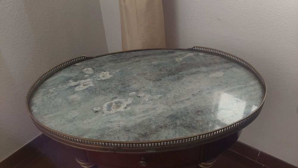 Mesa de Apoio de Sala