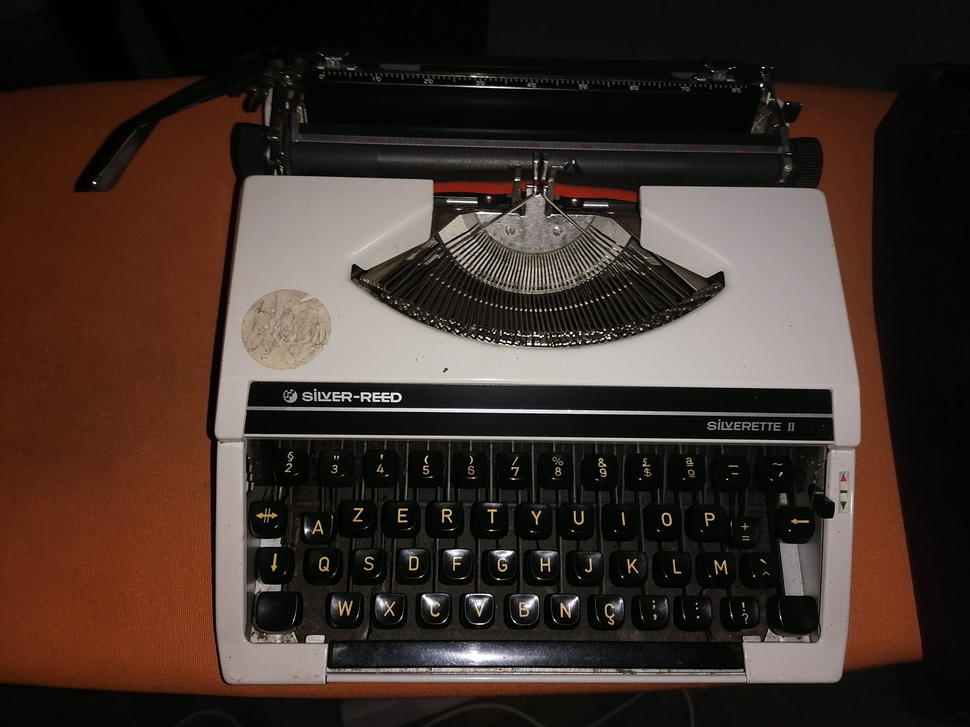 Máquina de escrever portátil vintage Silver Reed Silverette II