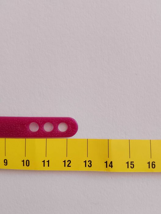 zabawkowe ostrogi z plastiku, element stroju kowboja