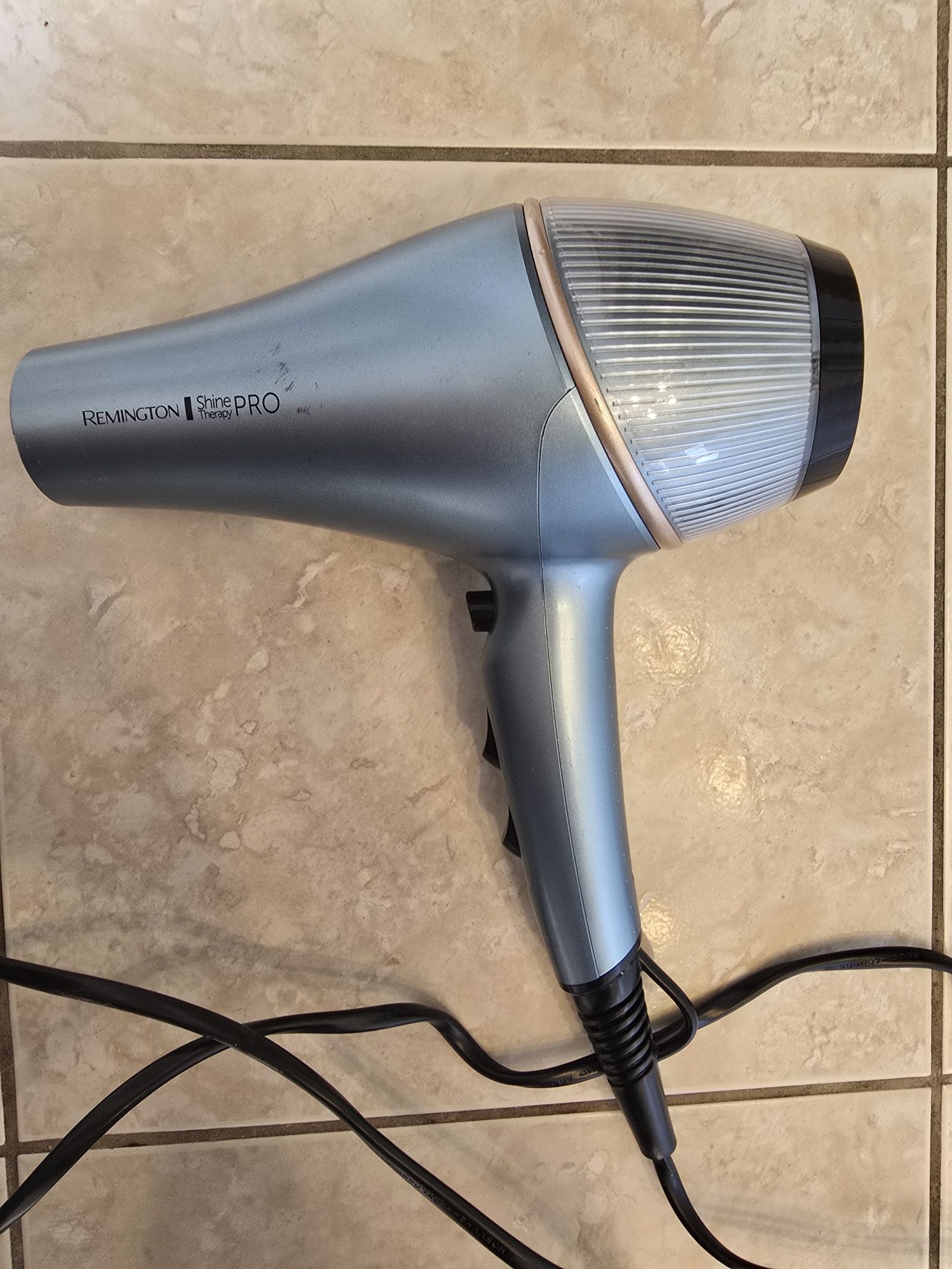 Suszarka do włosów Remington AC9300 Jonizacja 2200W