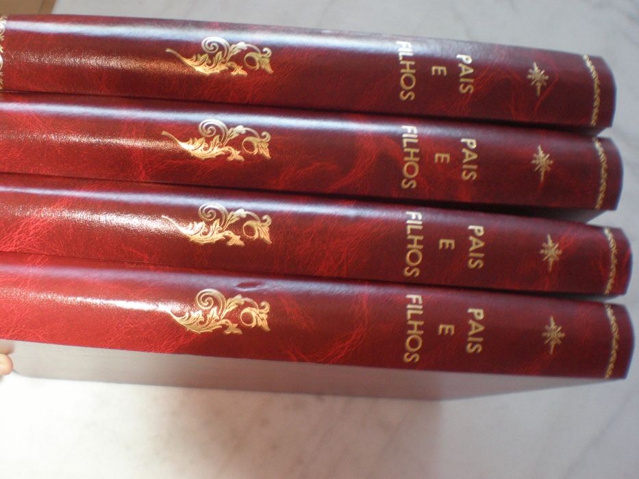 Colecção de revistas encadernadas, como novas.
