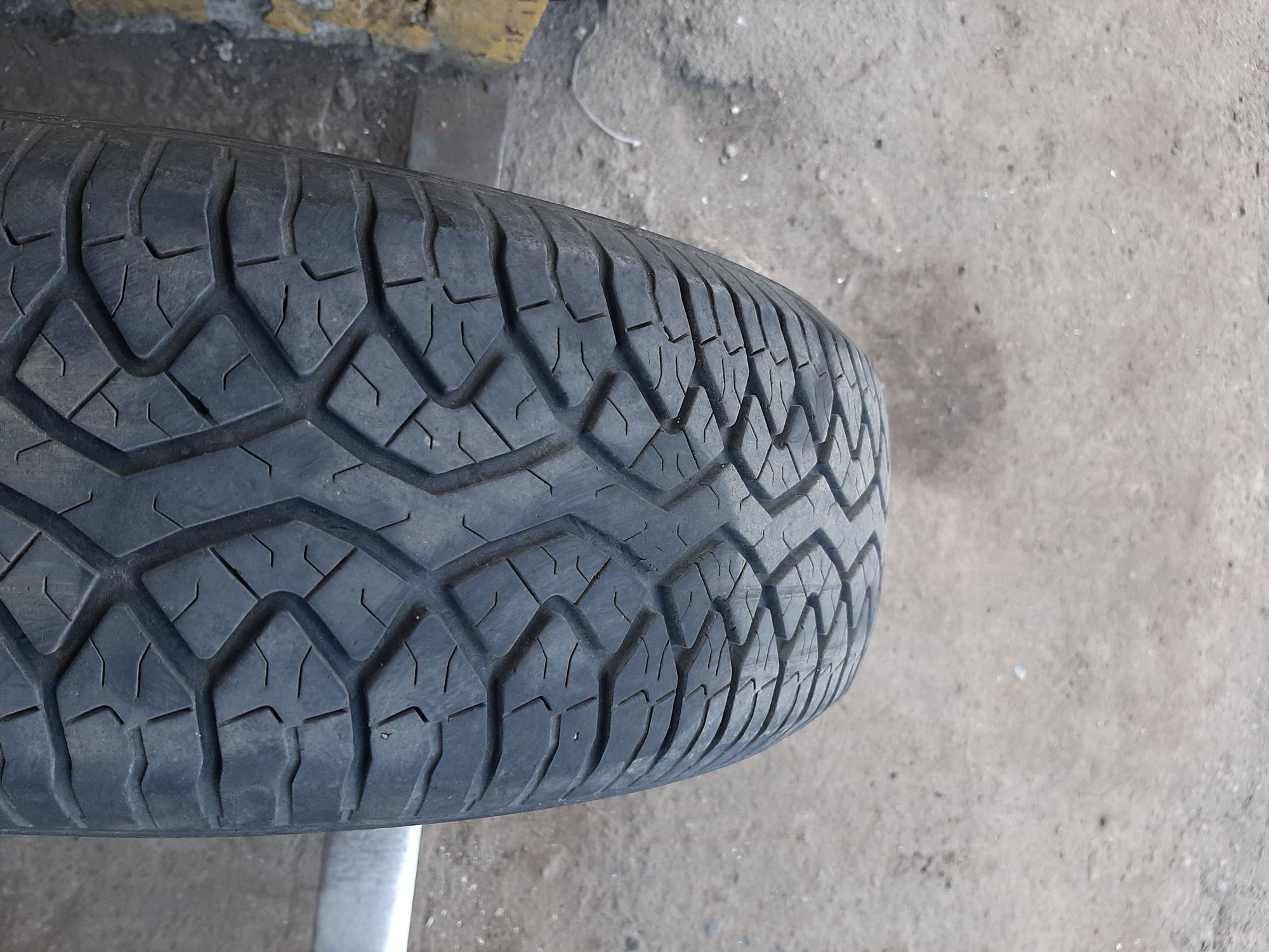 Шина 175/70 R14 на запаску