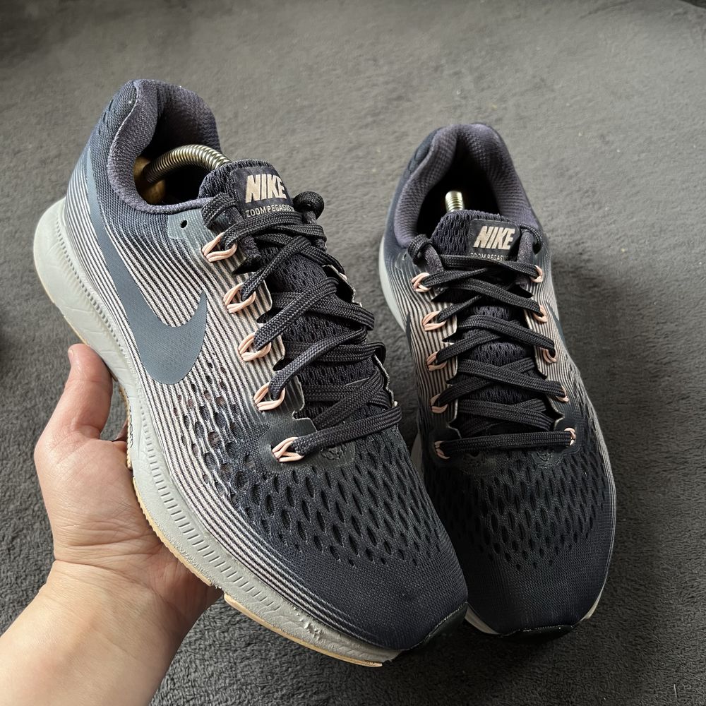 Жіночі кросівки Nike ZOOM pegasus 34. P. 39.