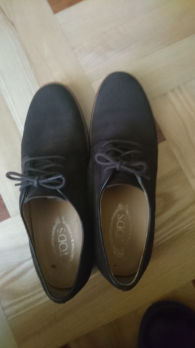 Продам дербі Tod's