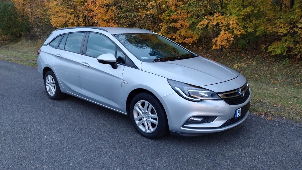Opel Astra. Model K  Salon PL