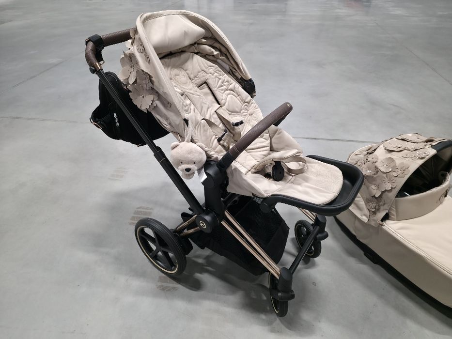 Cybex e-Priam Simply Flowers Spacerówka + Gondola