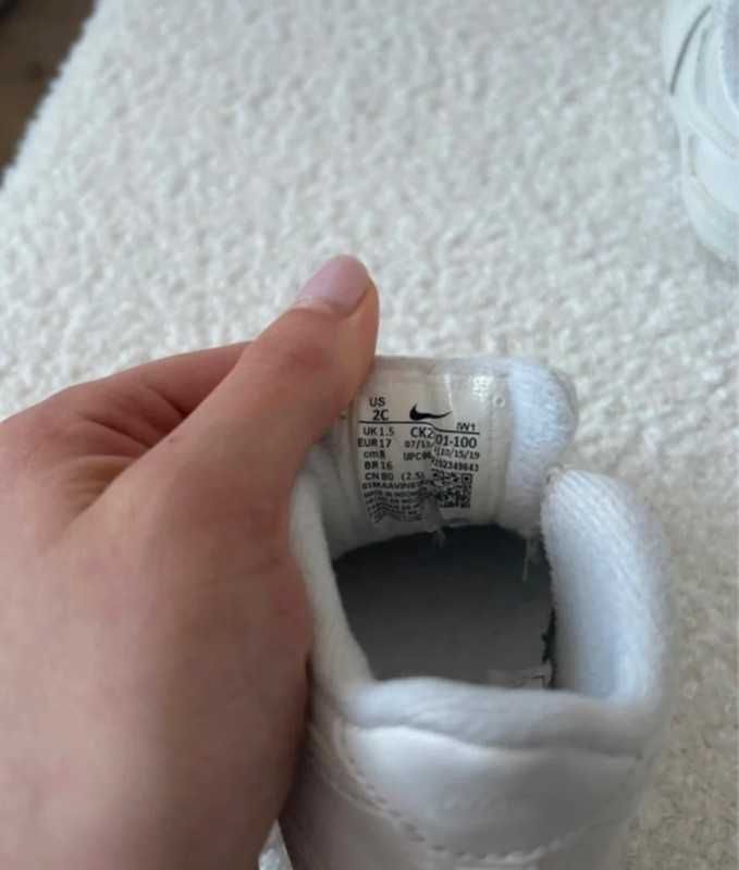 Białe buciki sportowe niechodki Nike Air Force 1 rozmiar 17 10-10.5 cm