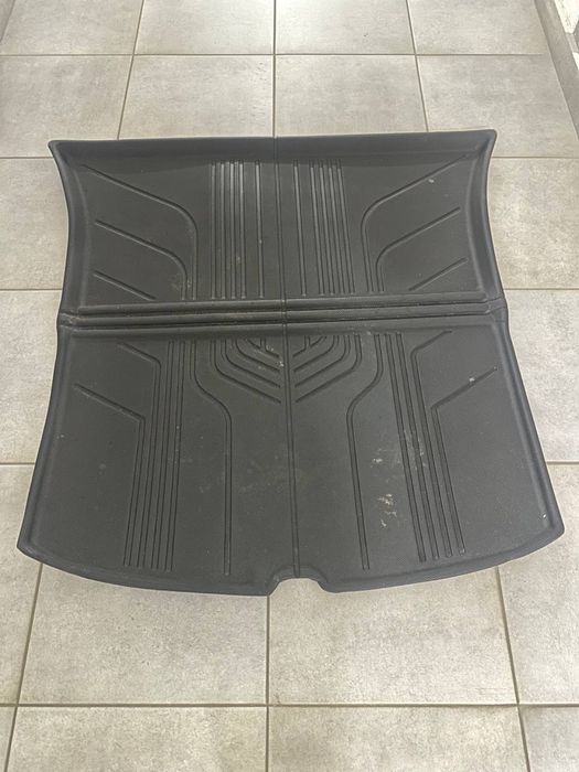 Гумовий 3D коврик багажника. Оригінал.