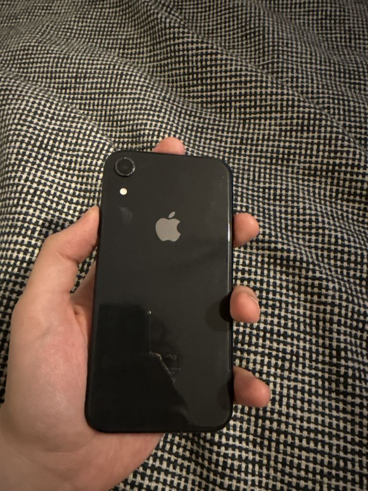 iPhone xr (black)