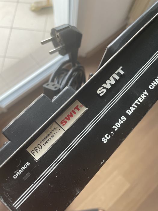Ładowarka swit sc-304s v-lock v-mount