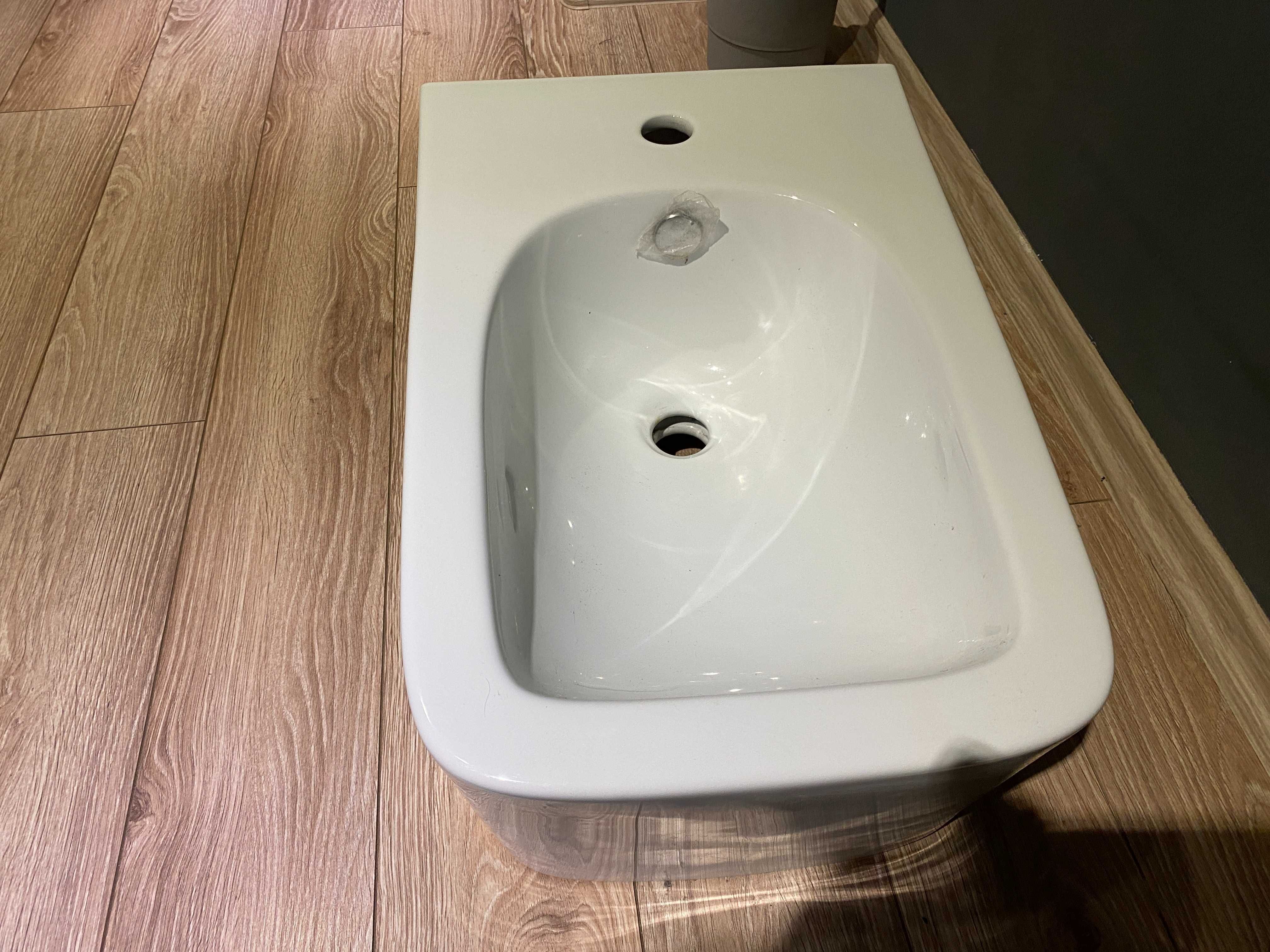 Bidet nowy polecam