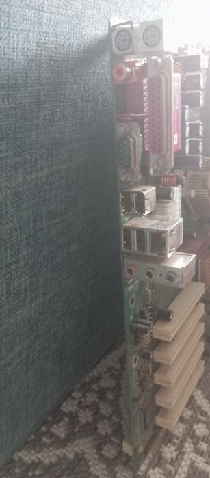 Материнська плата: EP - 8RDA3I
Модель:
ep-8rda3i rev:2.1
Производитель