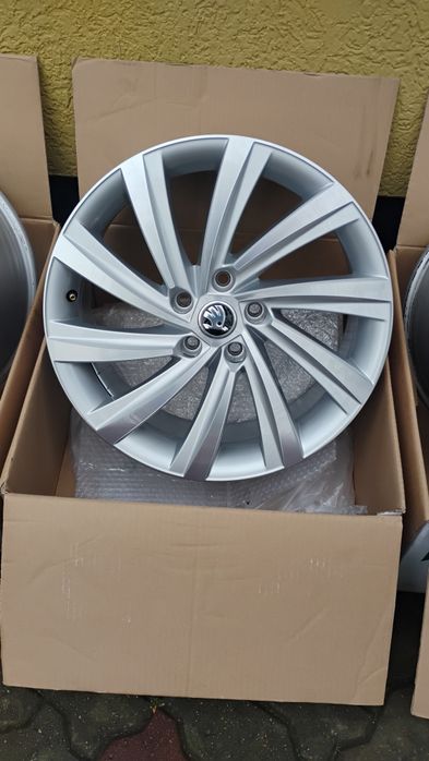 Felgi Skoda 18 Octavia IV 5E3 ET48 7,5J VW 5x112