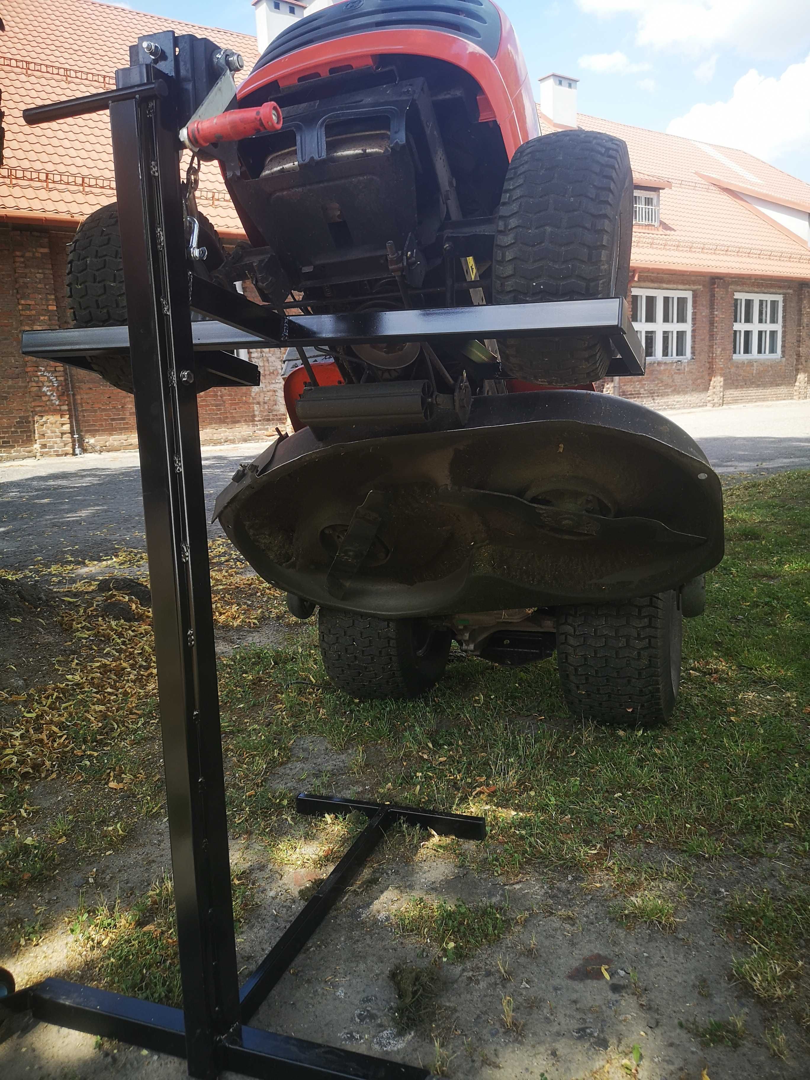 Podnośnik do traktorka kosiarki