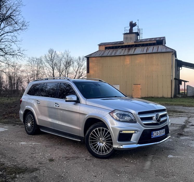 Mercedes-Benz GL kamery 360 - radary - aktywny tempomat - 7 osobowy - telewizory- AMG