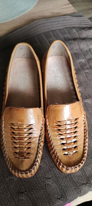 Buty damskie na koturnie