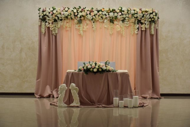 Свадебная арка. Оформление и декор свадьбы, баннер, чехлы на стулья
