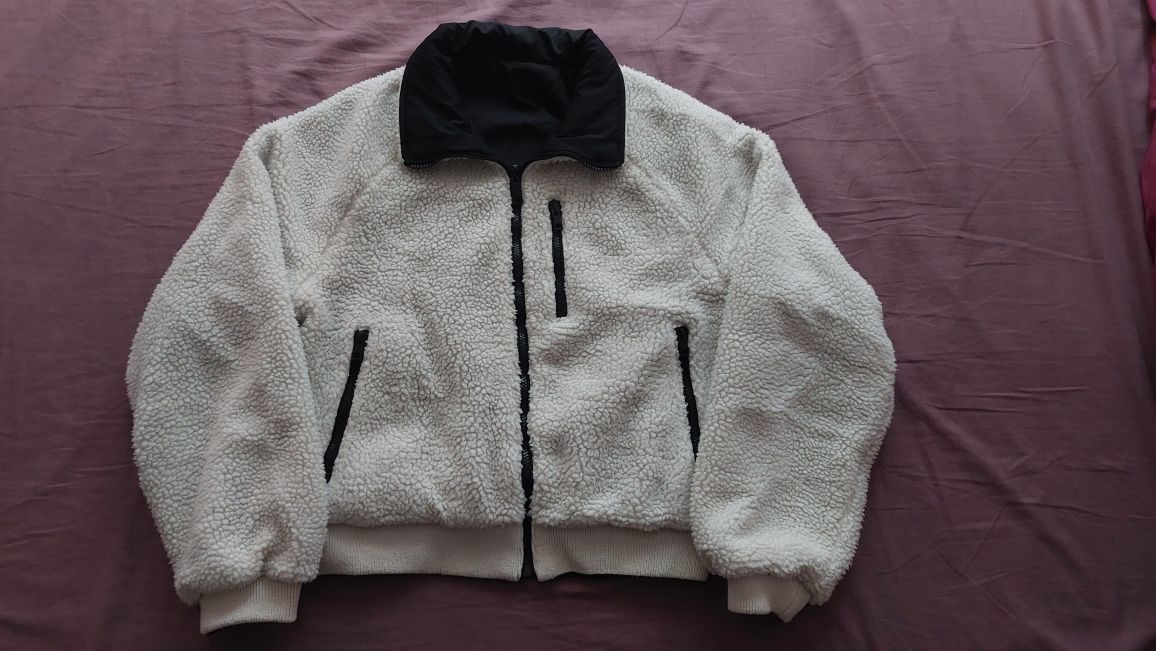 Casaco reversível M, branco e preto Pull & Bear