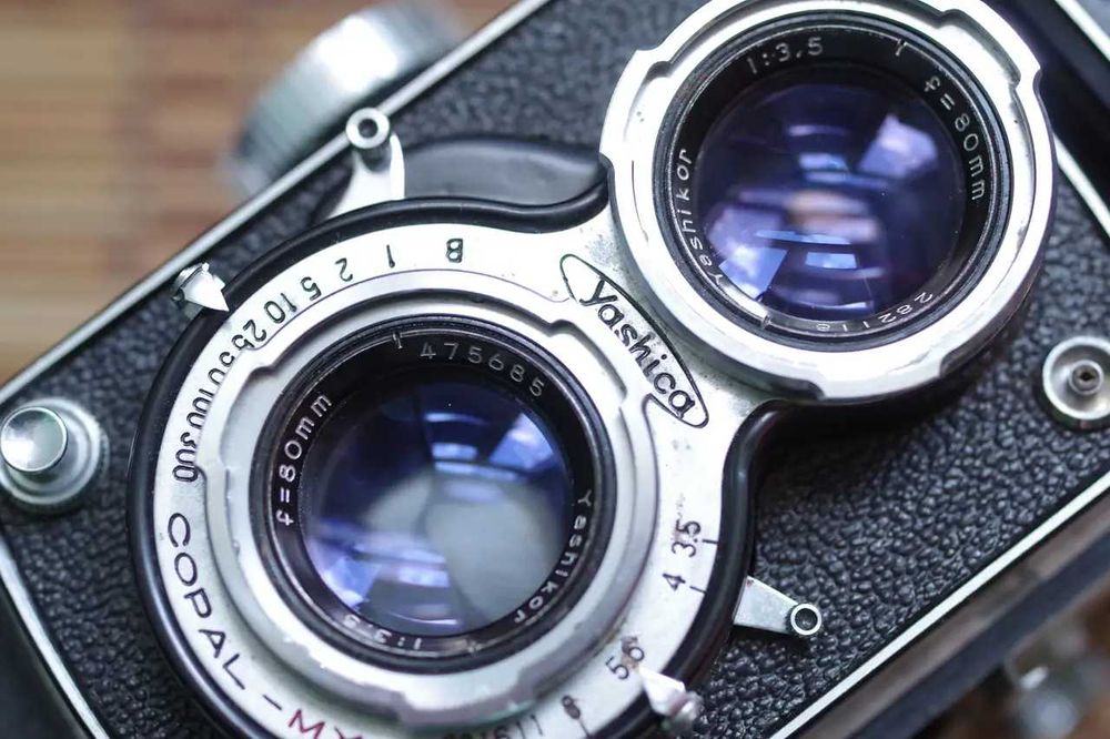 Среднеформатный  Фотоаппарат Yashica LM  Yashikor 80mm 3.5