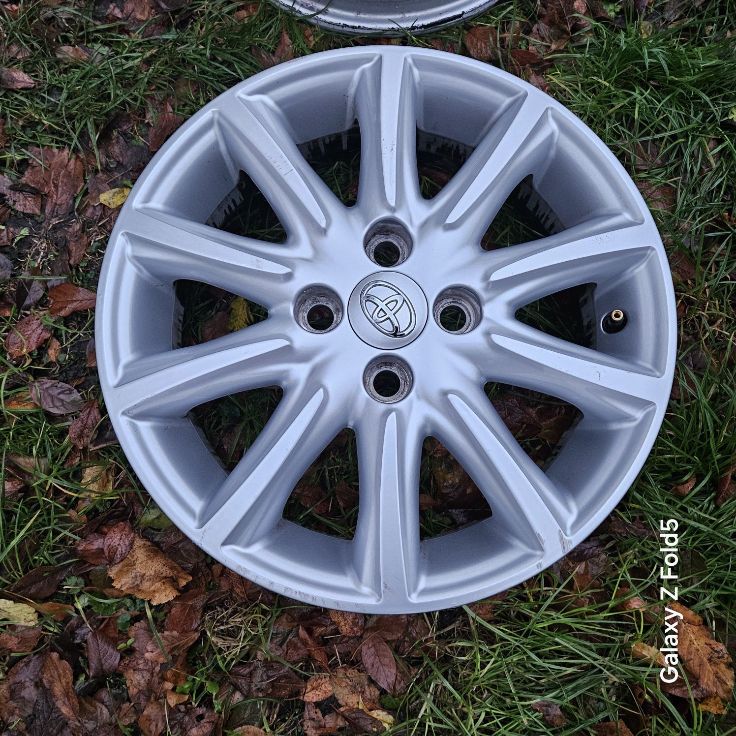 Alufelgi 15 Toyota Aygo 4x100 ET35, 4,5jx15" Oryginalne