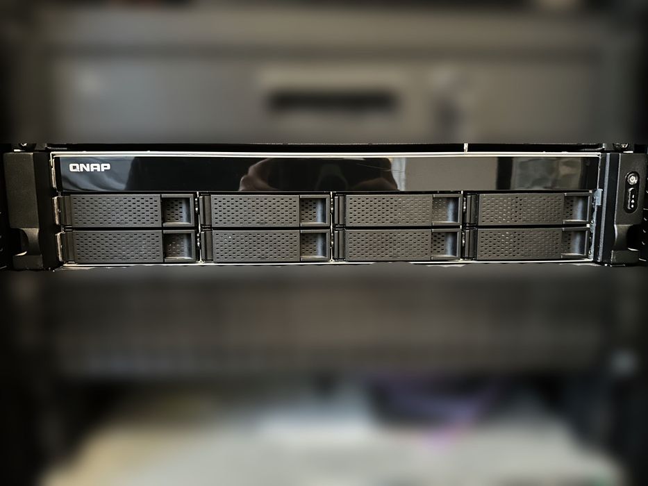 Serwer NAS QNAP TS-832XU-RP (8 zatok,16GB RAM,2x10G SFP+,szyny,2xPSU)