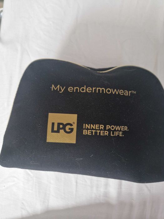 Strój do endermologii