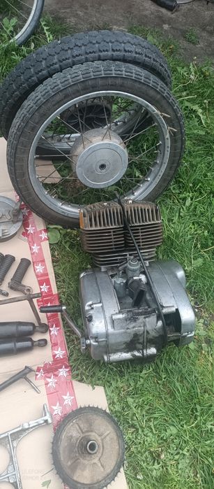 В зборі колесо на 18 ява 634-638 двигуни бак сідіння труби вилка руль