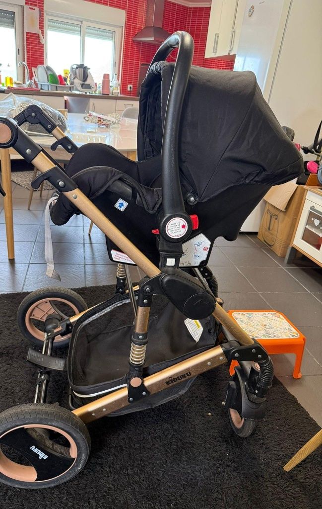 Vede ser um carrinho de bebê