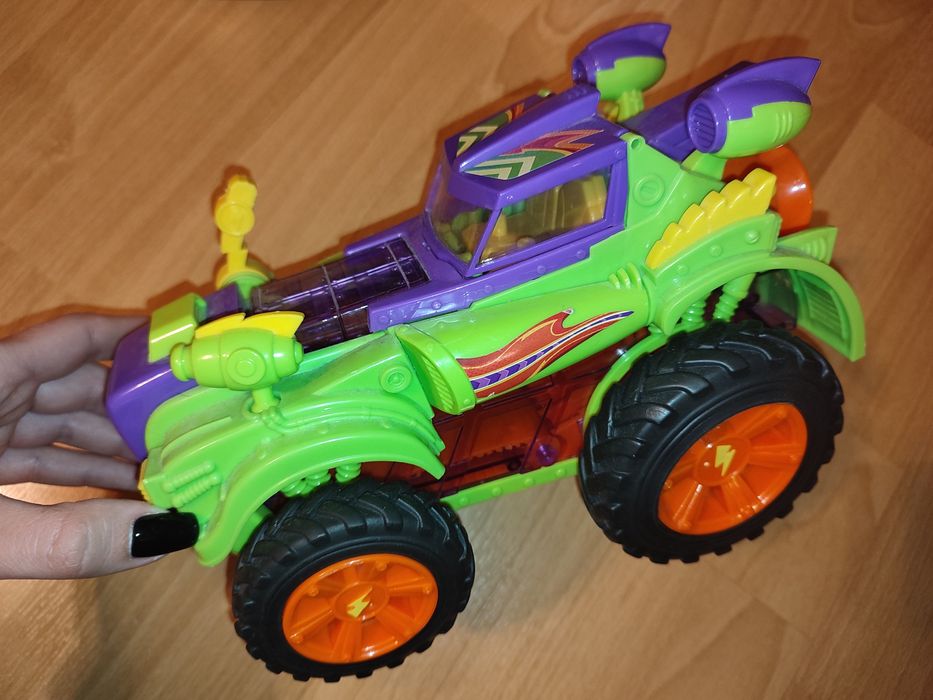 Zestaw: 2 figurki + Jet + Auto Monster Roller Villain Truck