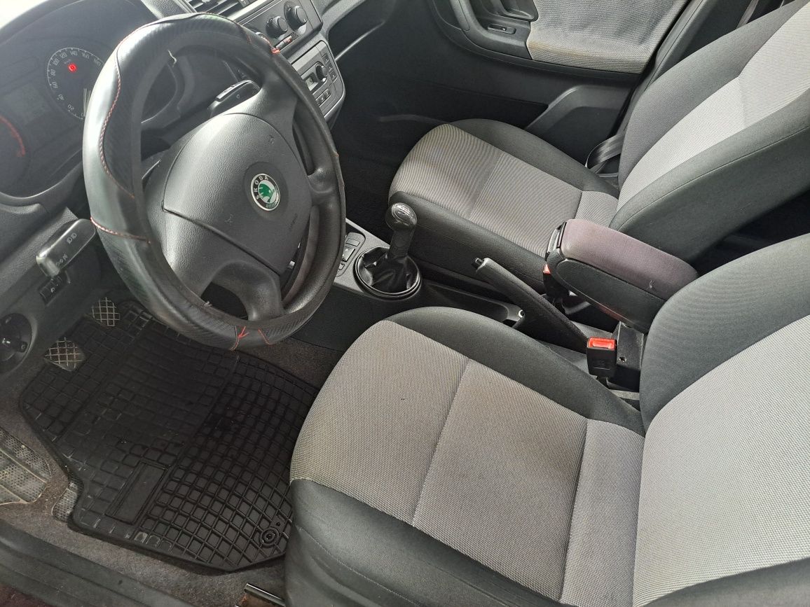 Skoda Roomster 1.2 hpt 2009r sprawna klimatyzacja długie opłaty