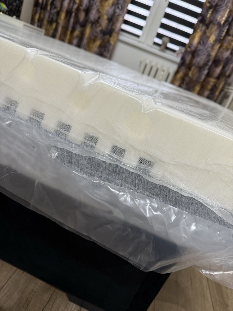 Nowy materac 200x220 ( bez pokrowca )