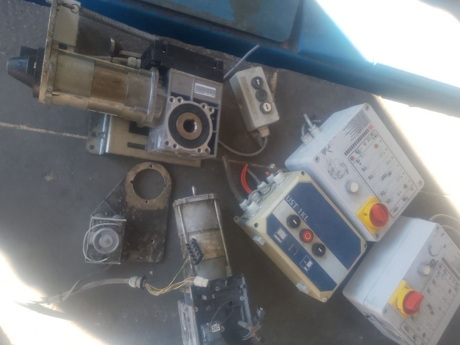 Sprzedam silniki do bram garażowych