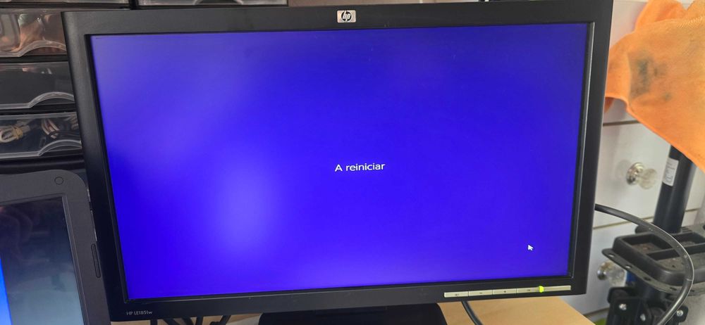 Monitor LCD HP LE1851W - Excelente Estado