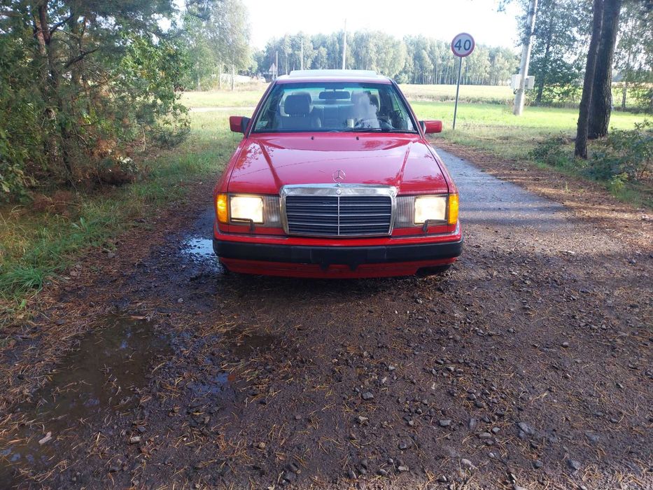 Sprzedam Mercedes-Benz z  1992 r  w 124 300 CE Coupe