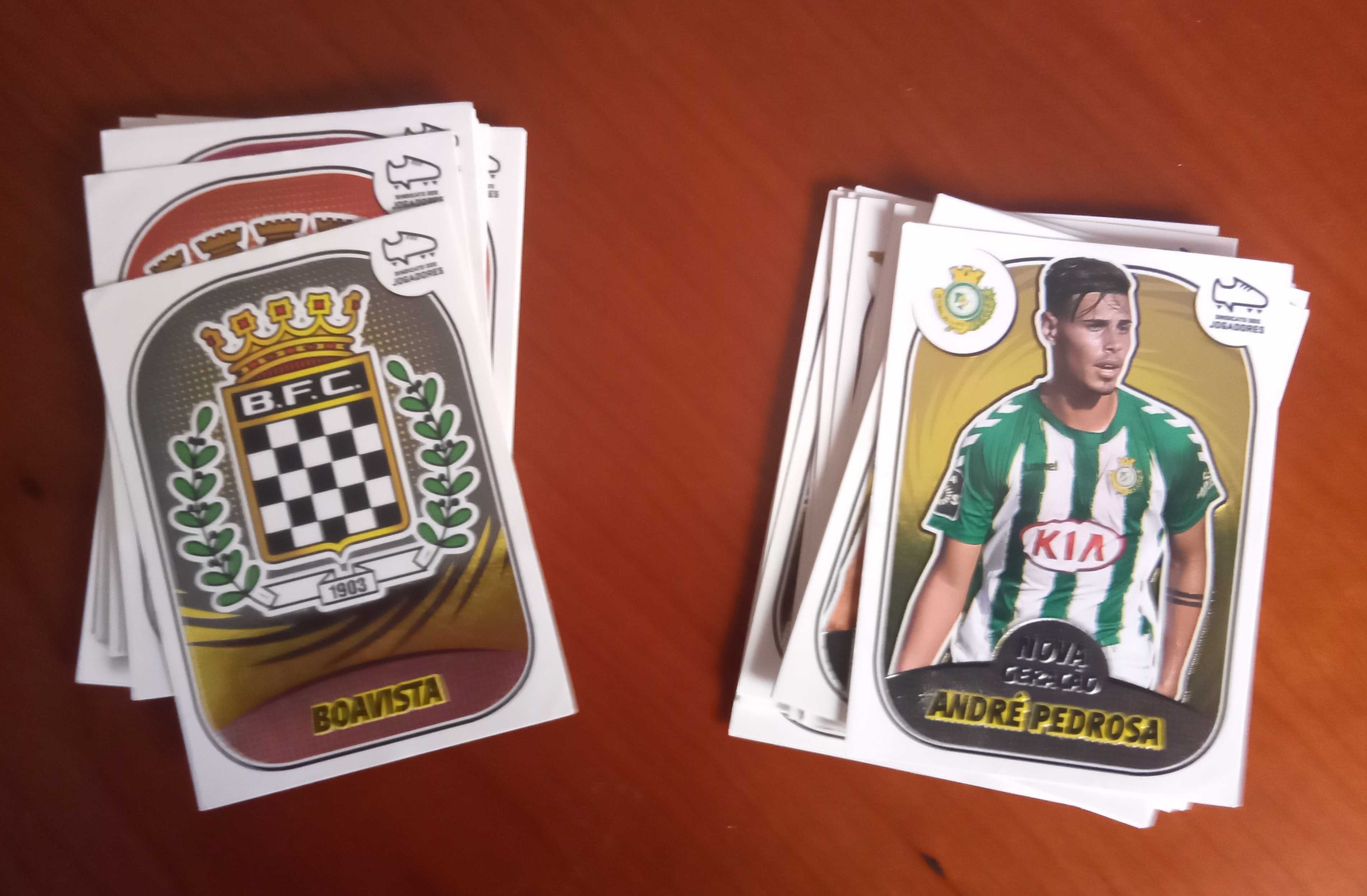 328 cromos diferentes da liga 18/19