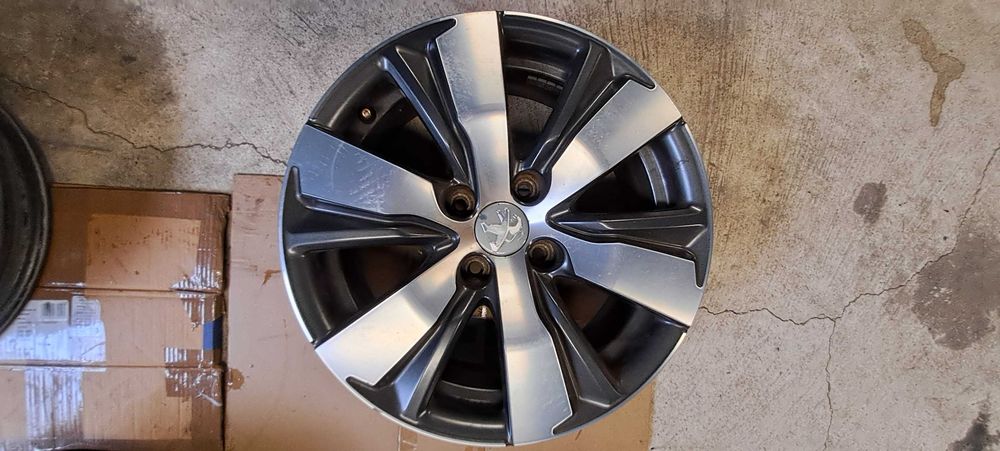 Felgi aluminiowe Peugot 208  6.5Jx16 ET 20