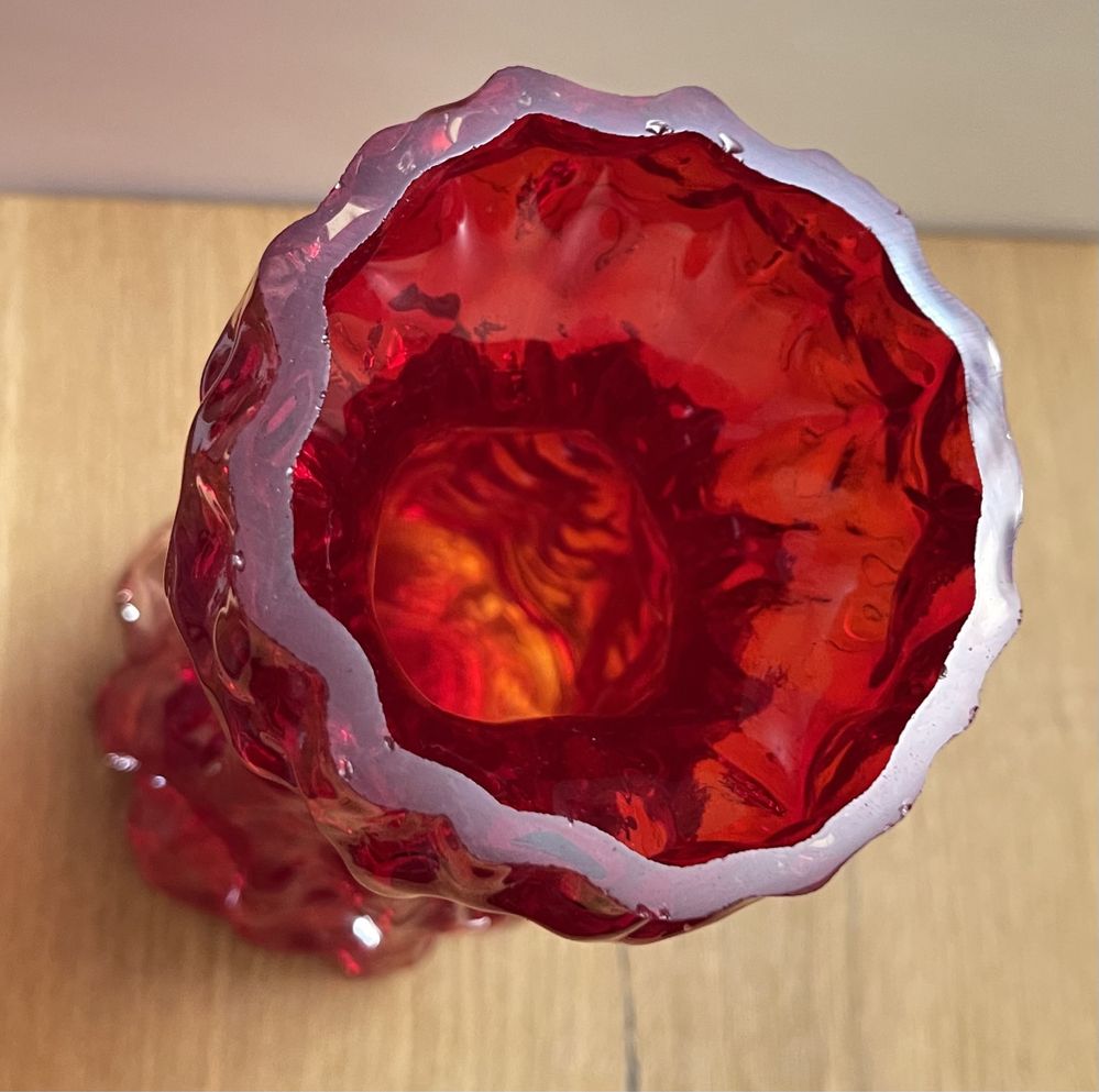 Stary wazon czerwony szkło Ingrid