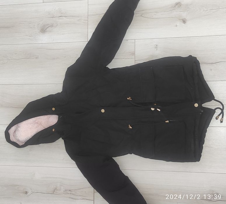 Зимова куртка на дівчинку