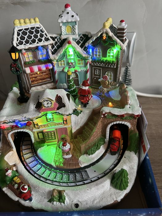 Новорічна прикраса, інсталяція