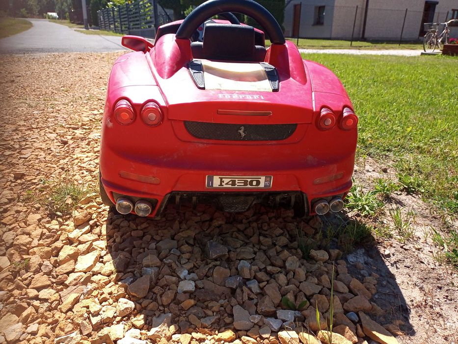Auto na akumulator ferrari
