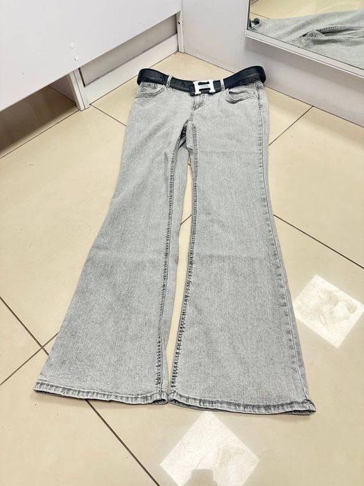 flared type jeans