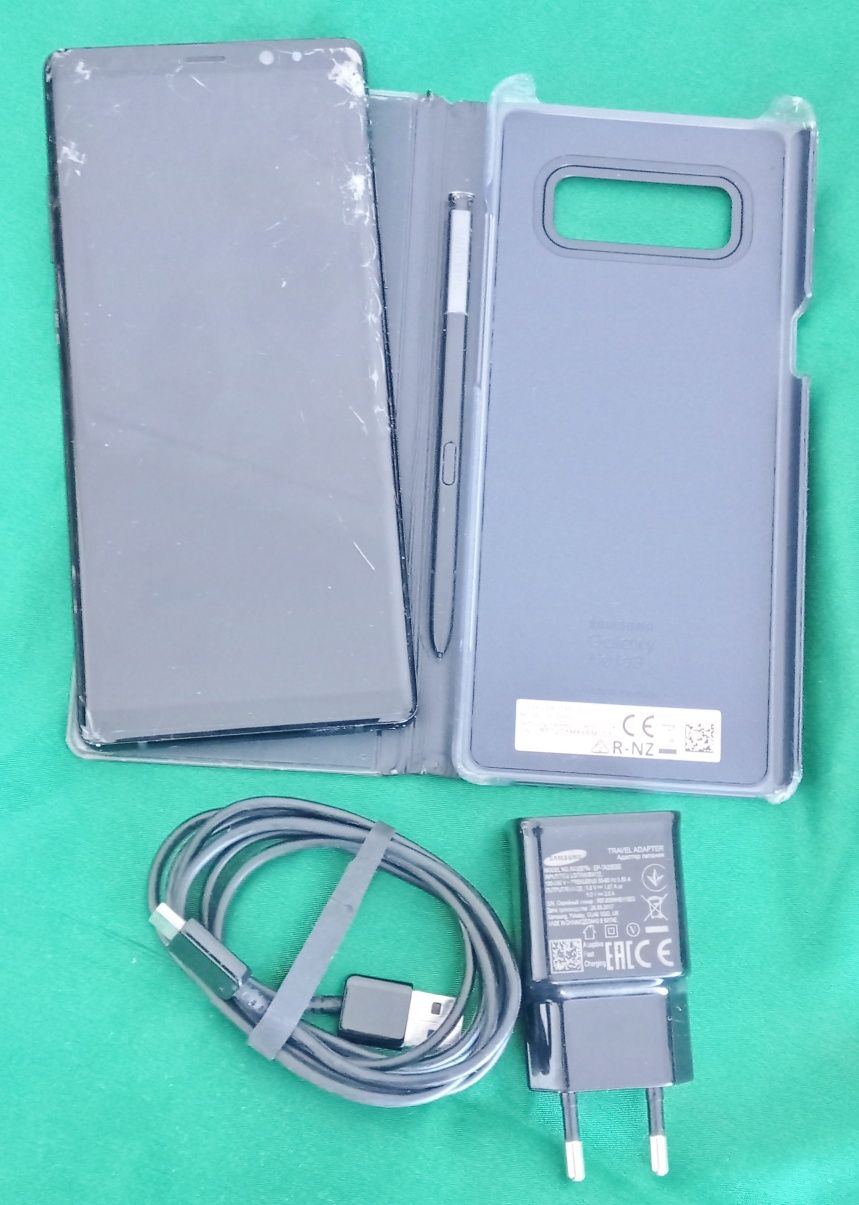 Samsung Note 8 SM-N950F Tem carregador e pen, usados.