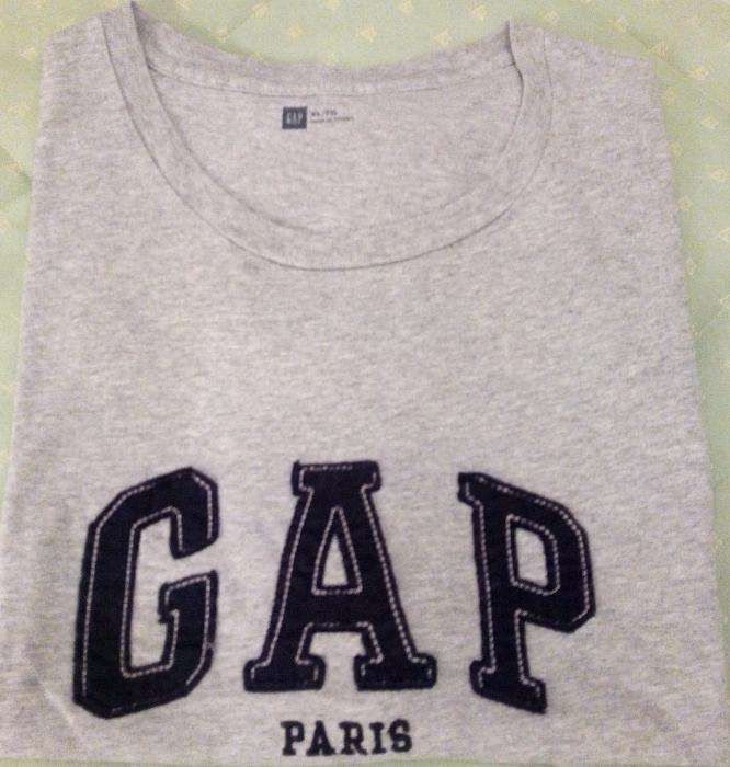 T-shirt cinzenta GAP Paris