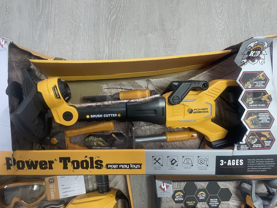 Інструменти іграшки для хлопчика