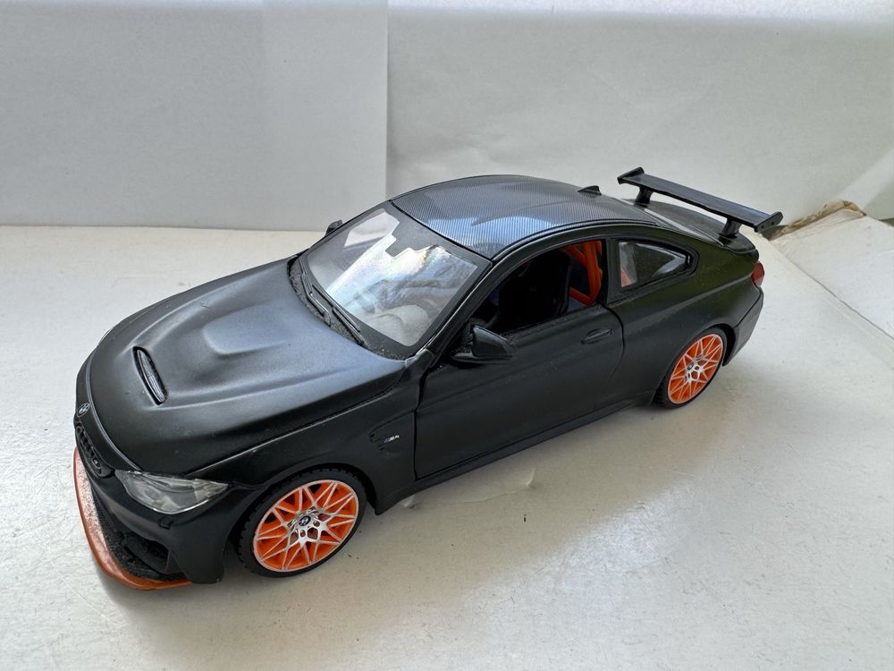 Model samochodu w skali 1:24 Bmw M4 GTS Maisto Bburago