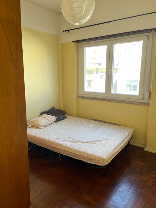 Quarto arrendar Restelo