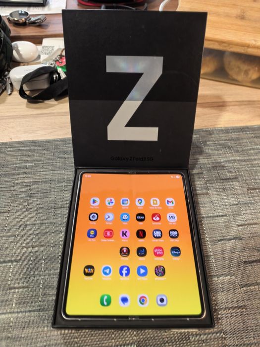 Samsung Galaxy Z Fold 3