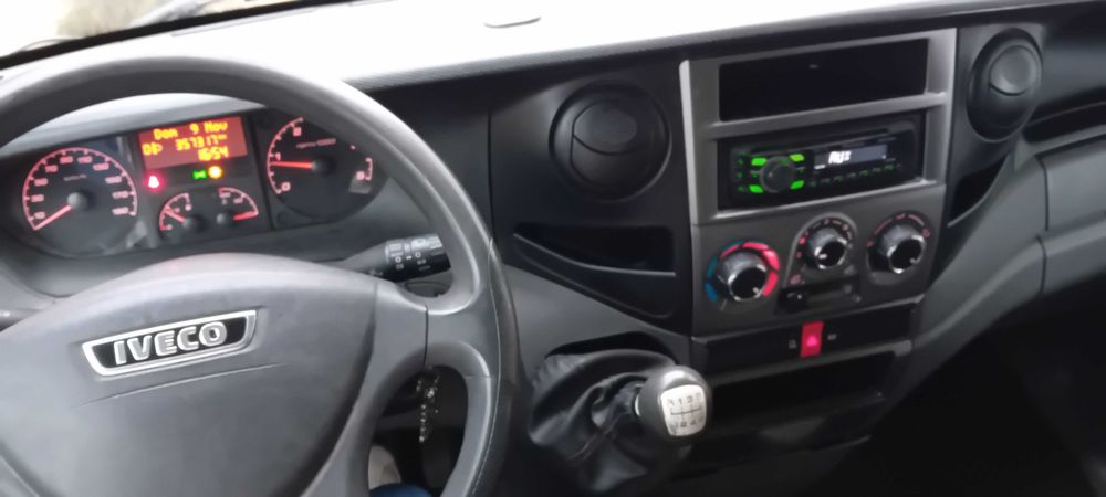 Iveco 35c17 contentor