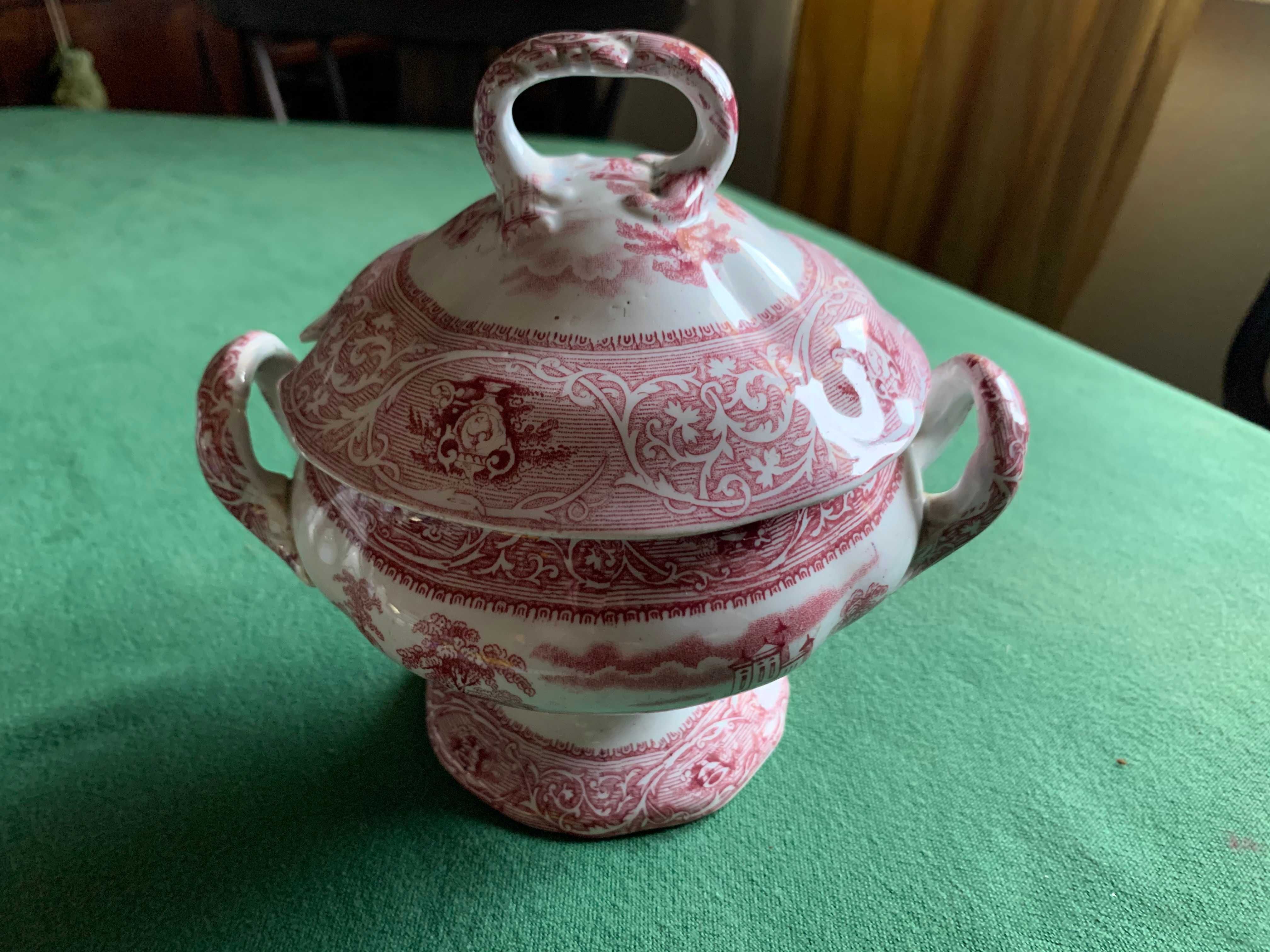 Molheira porcelana rosa com tampa